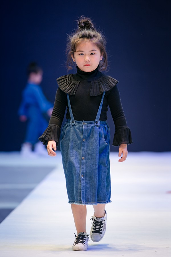 即兴时尚 童领未来 2017中国即墨童装节隆重开