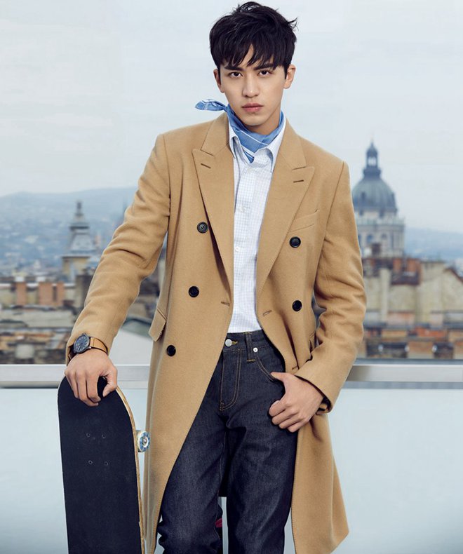 ��κ�޵Ƿ��� ������ʿ����˶��͸���գ���κ��Ϊ��ʱ������Esquire����Ƥ������������ķ����Ƭ�Լ�Ӱ���ع⣬��������ԡ��Ǹ��ܽ���ʼ�ϲ�������κ�ޡ�Ϊ�⡣