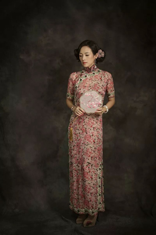 章子怡的旗袍优雅妩媚，真绝色的造型谁能拒绝？
