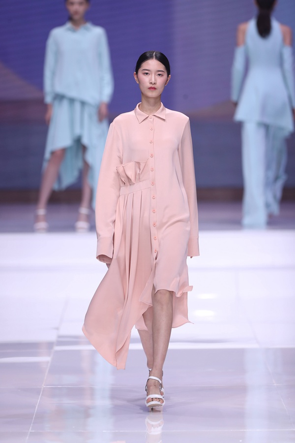 2019春夏中国女装面料流行趋势发布在2018柯