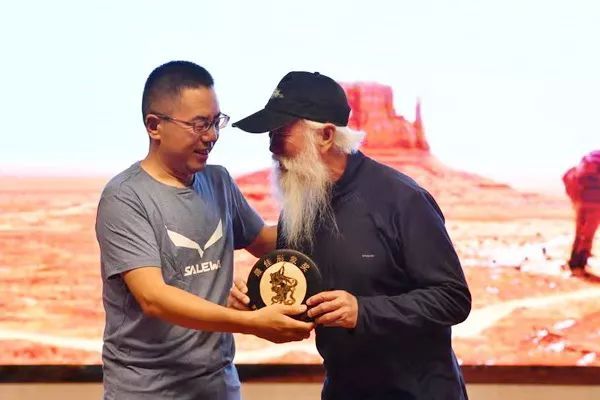 吉普户外2018·中国纺织精英戈壁挑战赛敦煌圆满结束