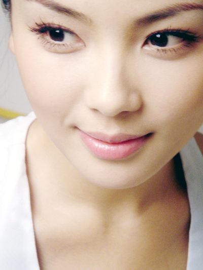 刘涛写真大胆彩妆 (3)