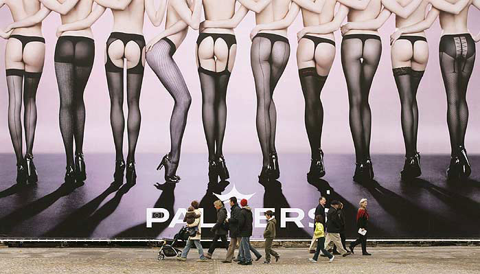 穿名牌时装配低档丝袜,是非常恐怖的--男士经典